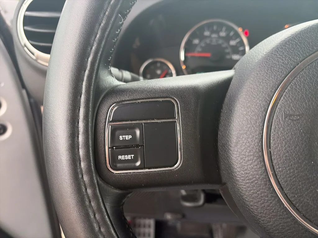 Used 2011 Silver Jeep Unlimited Rubicon image 21