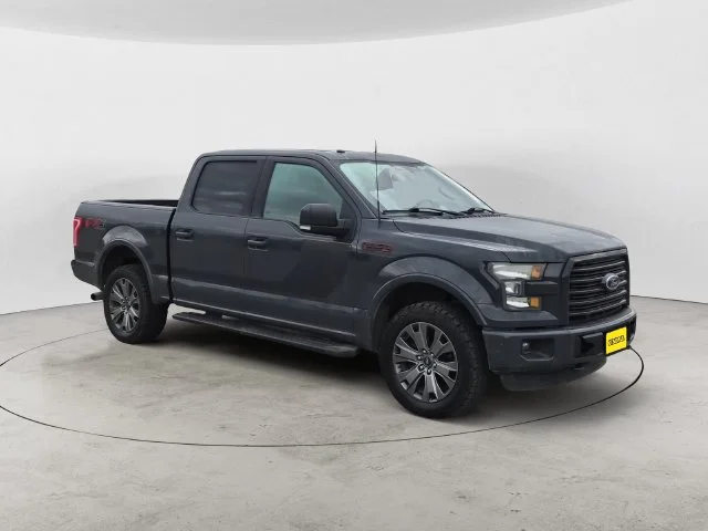 Used 2016 Gray Ford XLT image 3
