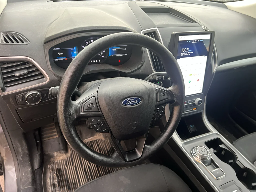 Used 2022 Carbonized Gray Metallic Ford SE image 12