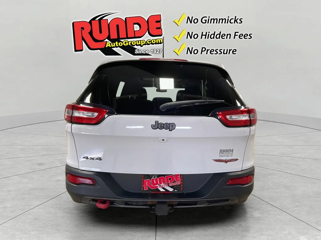 Used 2016 Bright White Clearcoat Jeep Trailhawk image 5