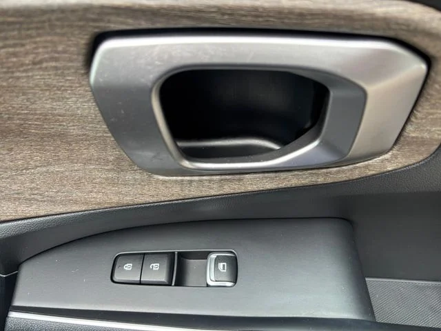 Used 2023 Aruba Green Kia X-Line S image 28