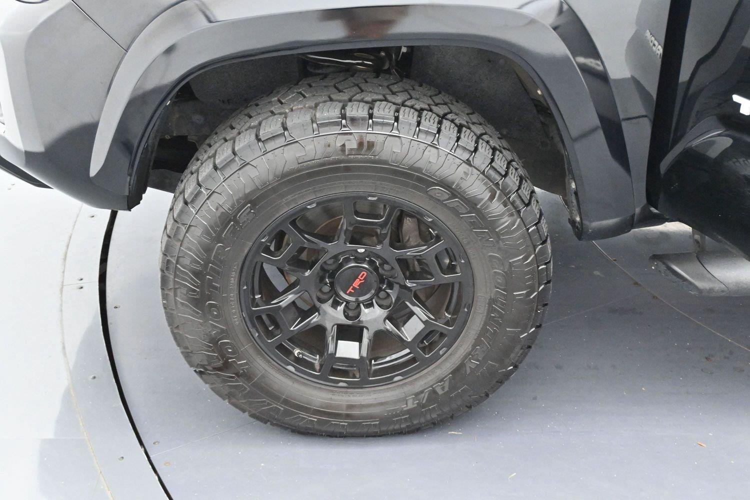 Used 2019 Midnight Black Metallic Toyota SR5 image 27