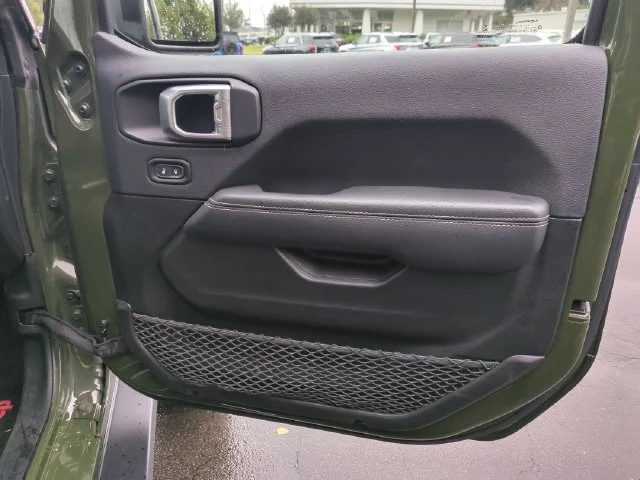 Used 2021 Green Jeep Rubicon image 33