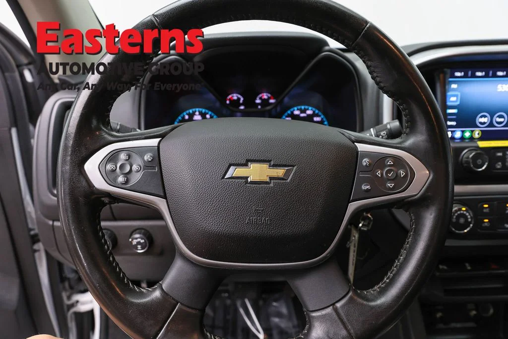 Used 2022 White Chevrolet LT image 10