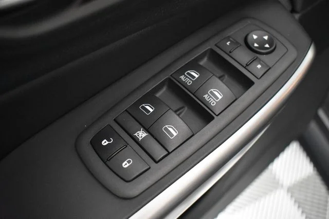 2022 Jeep Cherokee Latitude Lux - Photo 24