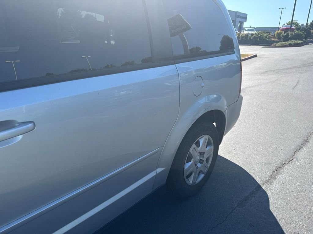 Used 2009 Bright Silver Metallic CC/Mineral Gray Met CC Dodge SE image 4