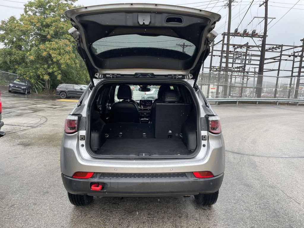 Used 2023 Silver Jeep Trailhawk image 13