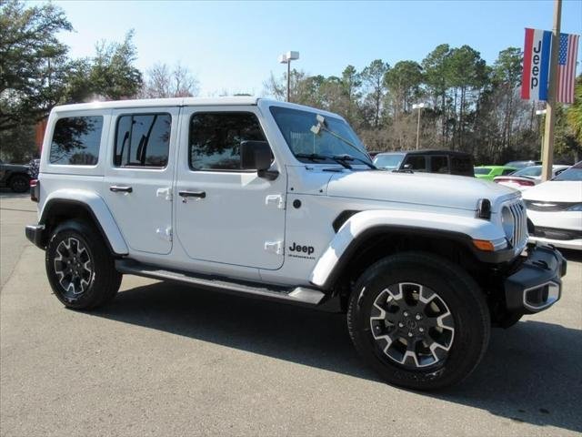 New 2026 Bright White Clear-Coat Exterior Paint Jeep Sahara image 2