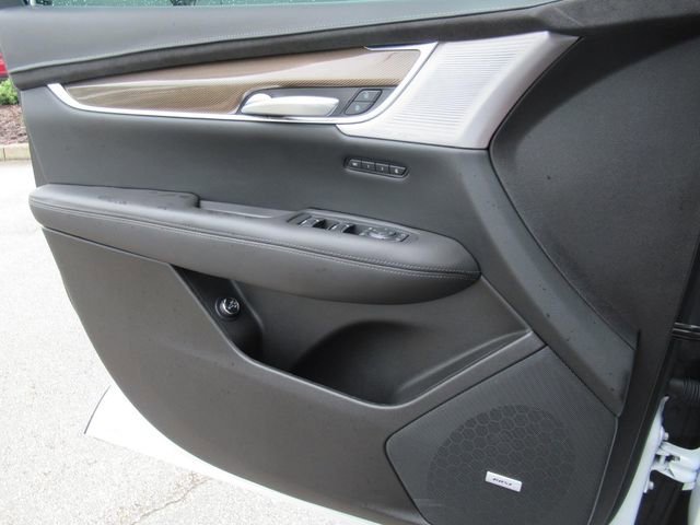 Certified Used 2024 Crystal White Tricoat Cadillac Sport image 21