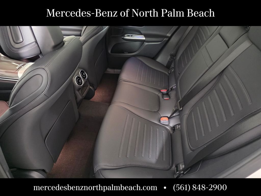 New 2026 Polar White Mercedes-Benz GLC 300 image 12