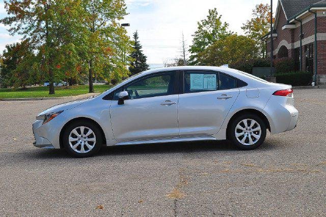 Certified Used 2025 CLASSIC SILVER METALLIC Toyota  image 6