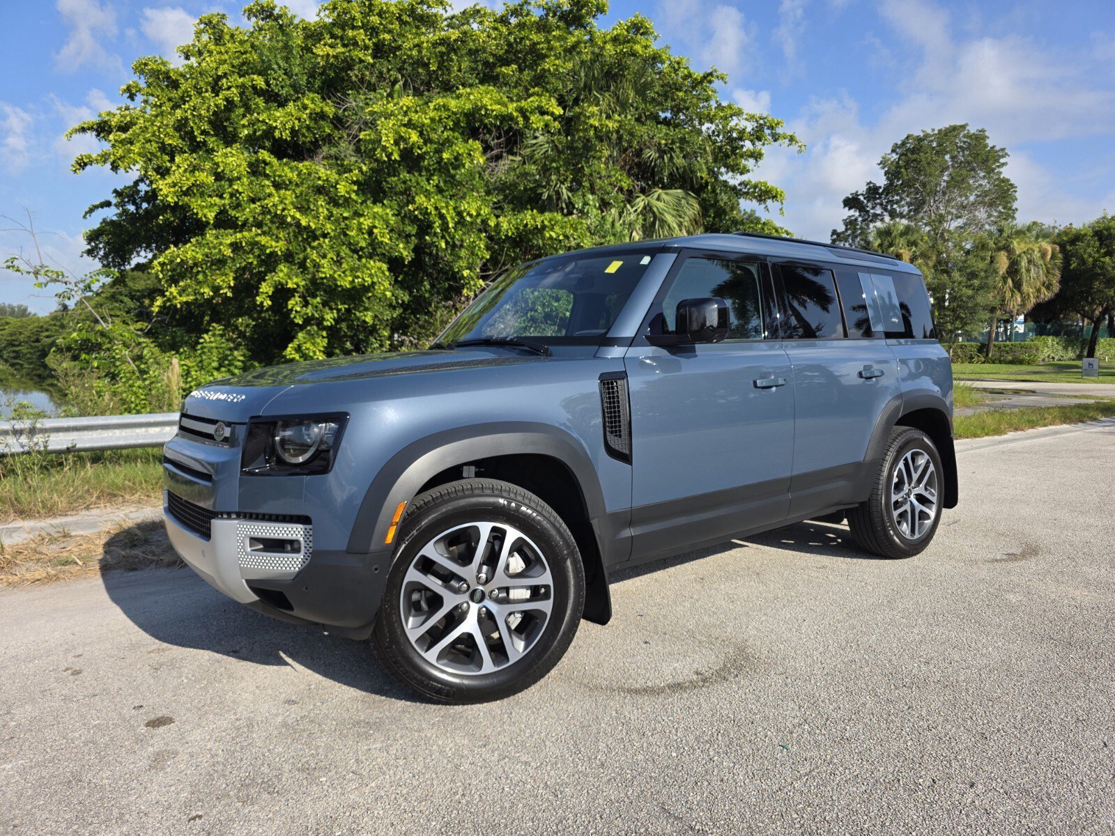 Used 2020 Tasman Blue Metallic Land Rover 110 P400 HSE image 1