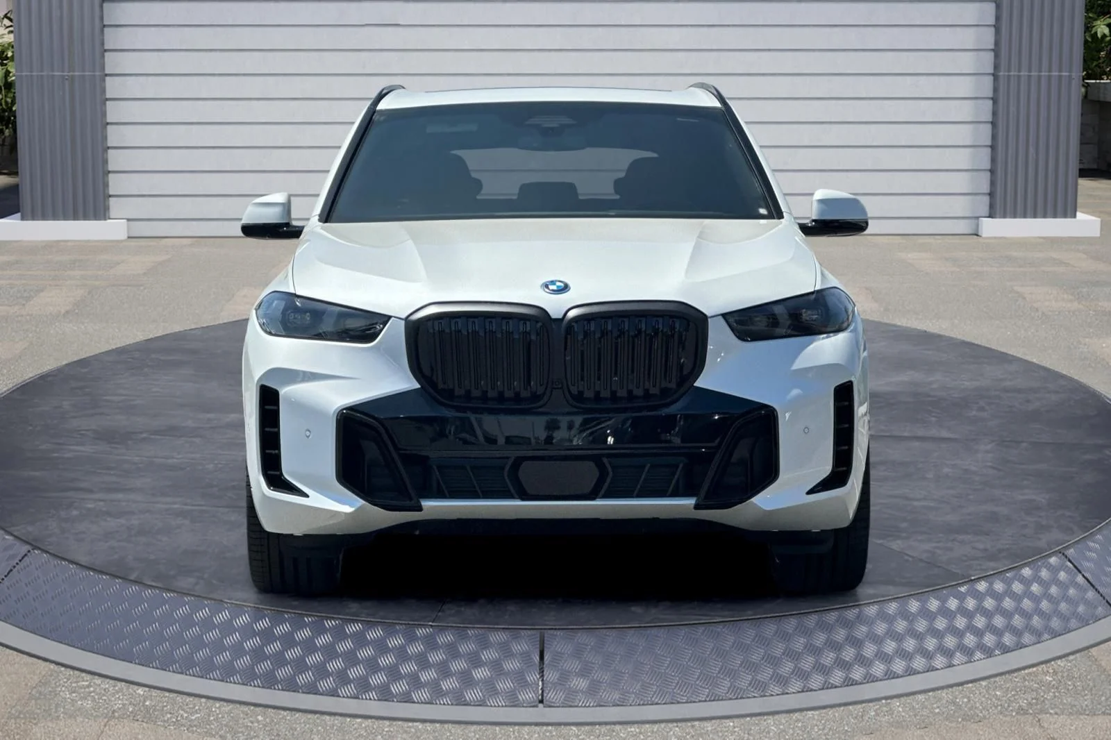 New 2026 Mineral White Metallic BMW xDrive50e image 2