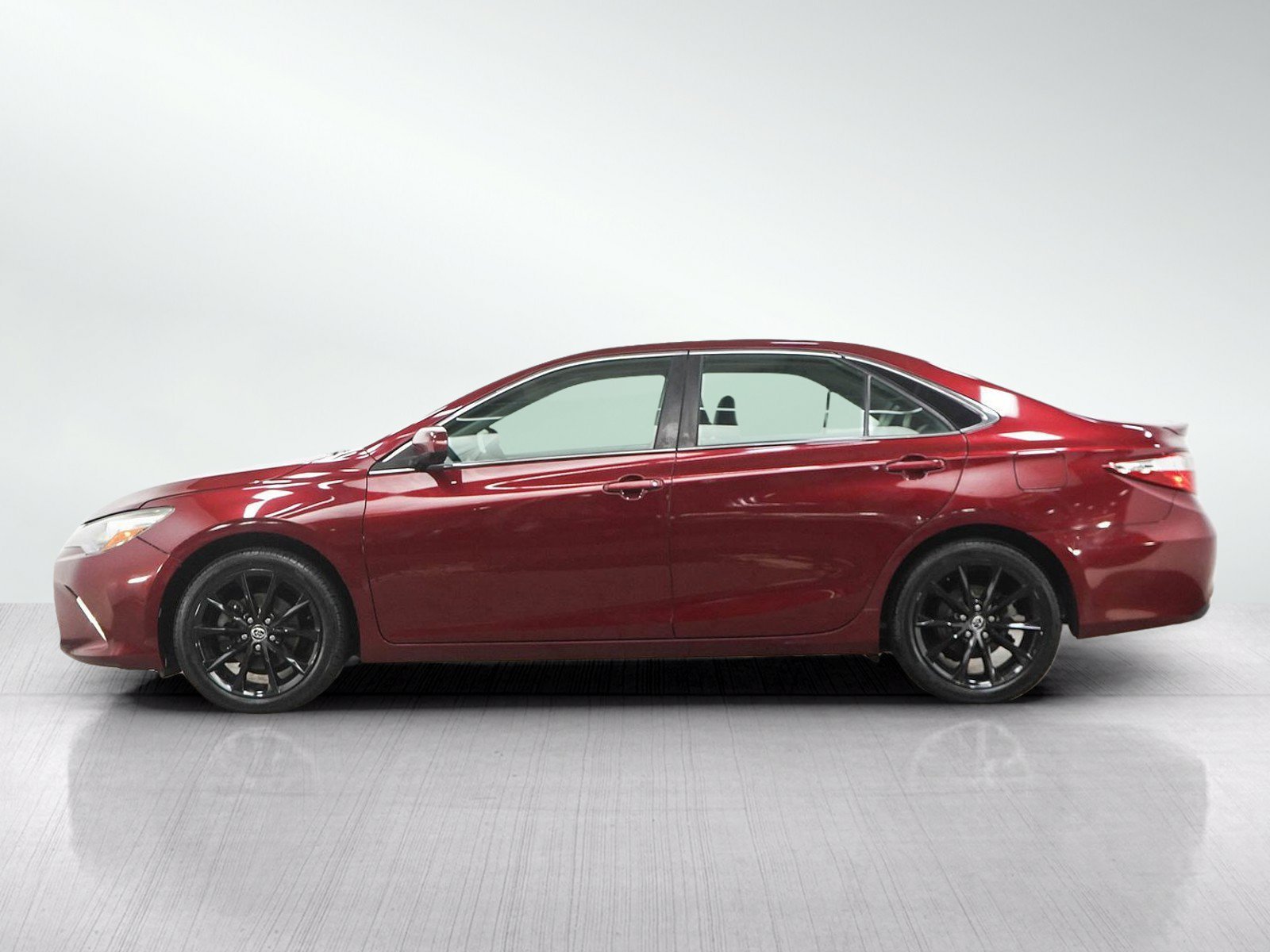 Used 2015 Toyota Camry XSE with VIN 4T1BF1FK2FU890195 for sale in South Saint Paul, Minnesota