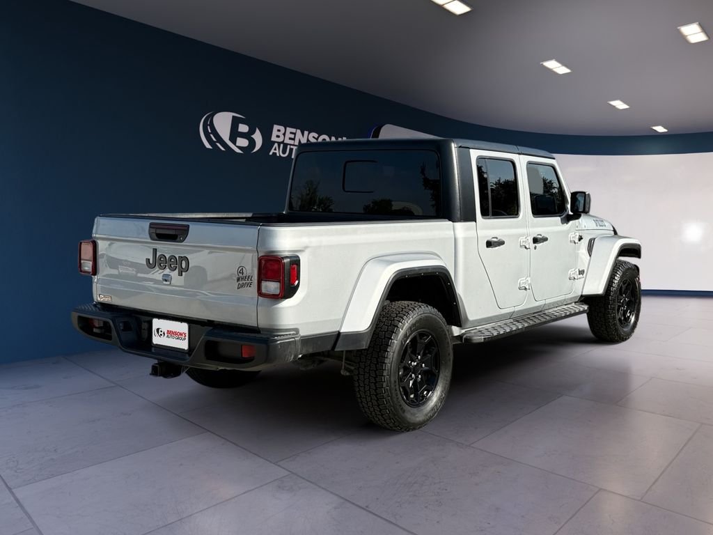 Used 2022 Silver Jeep Willys image 5