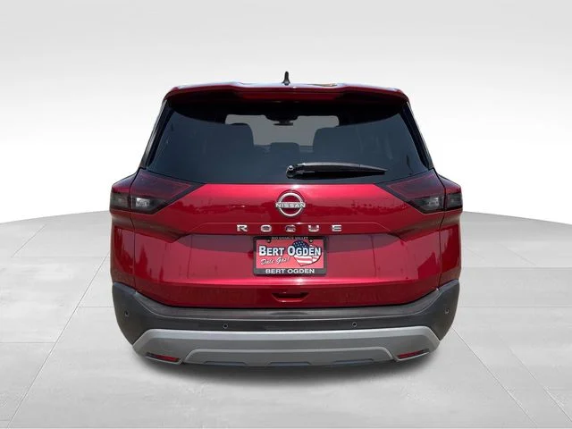 Used 2023 Red Nissan S image 7