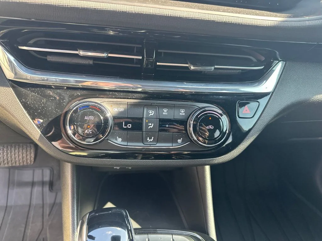 2025 Buick Envista Sport Touring - Photo 18