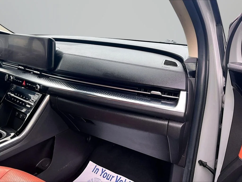 Used 2022 White Kia SX Prestige image 17