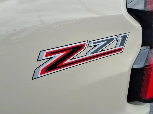 Used 2024 Sand Dune Metallic Chevrolet Z71 image 19