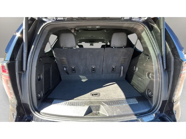 Used 2025 Gray Chevrolet Z71 image 31