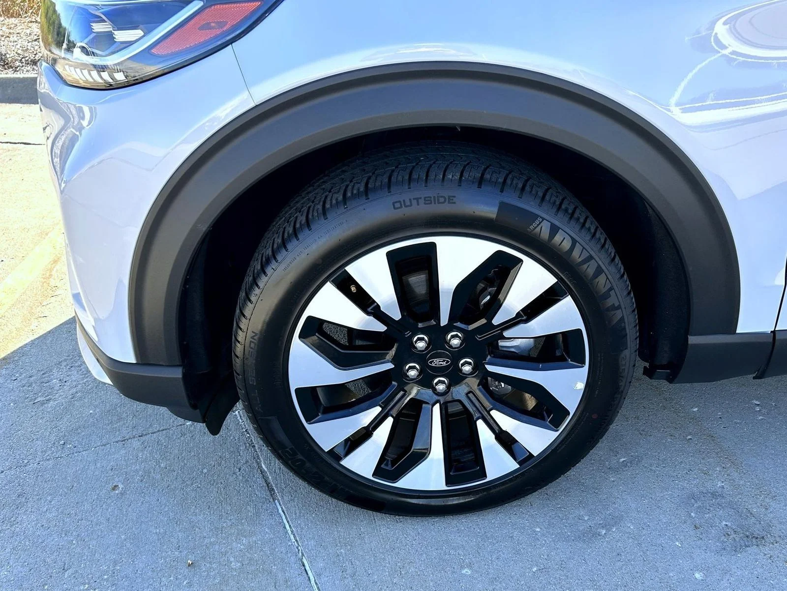 Used 2025 White Ford Platinum image 24