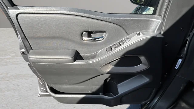 Used 2024 Gray Nissan SV image 16