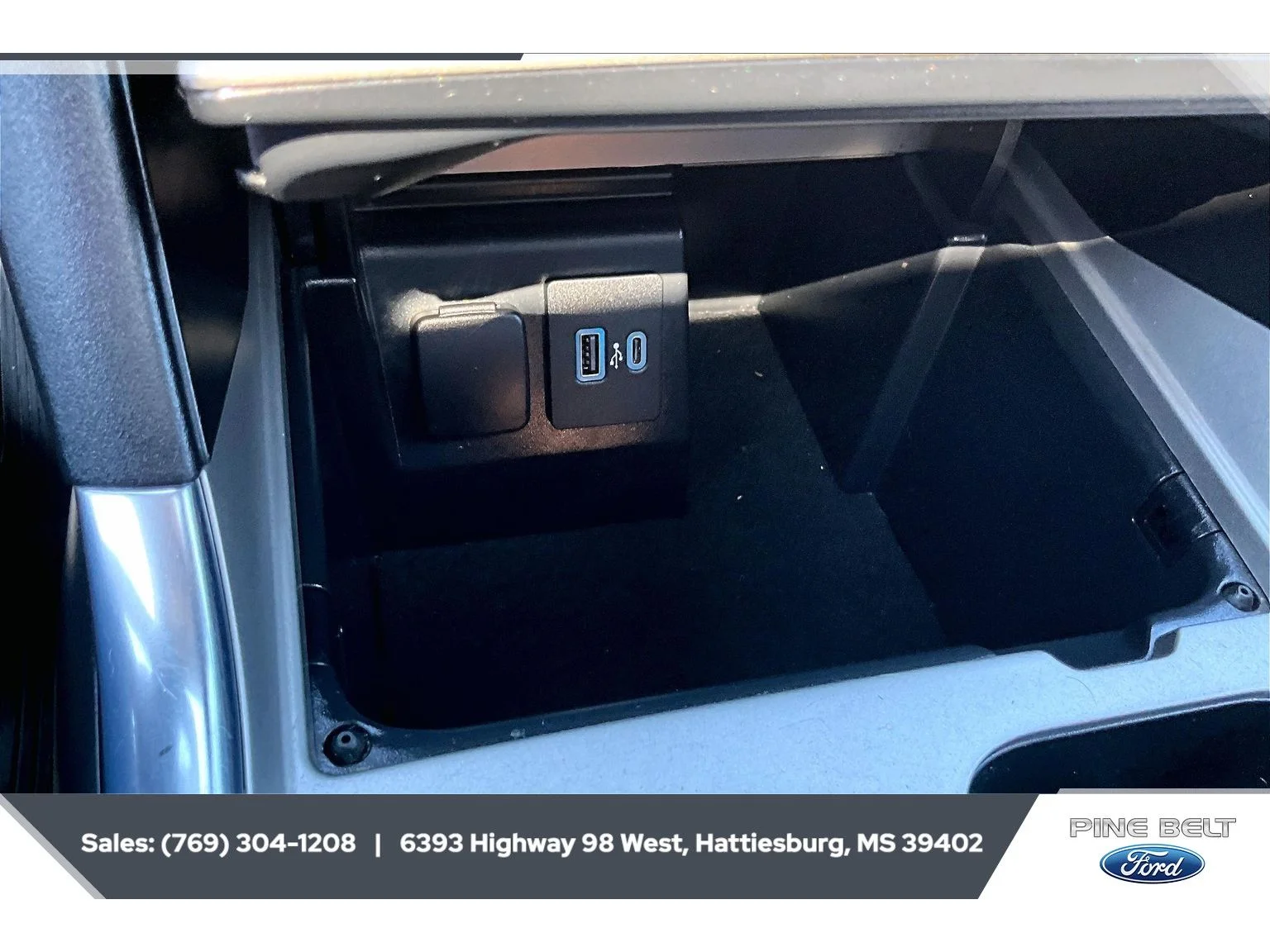 Used 2021 Agate Black Metallic Ford XLT image 24