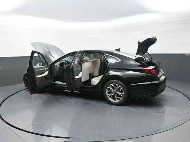 Used 2021 Black Hyundai SEL image 34