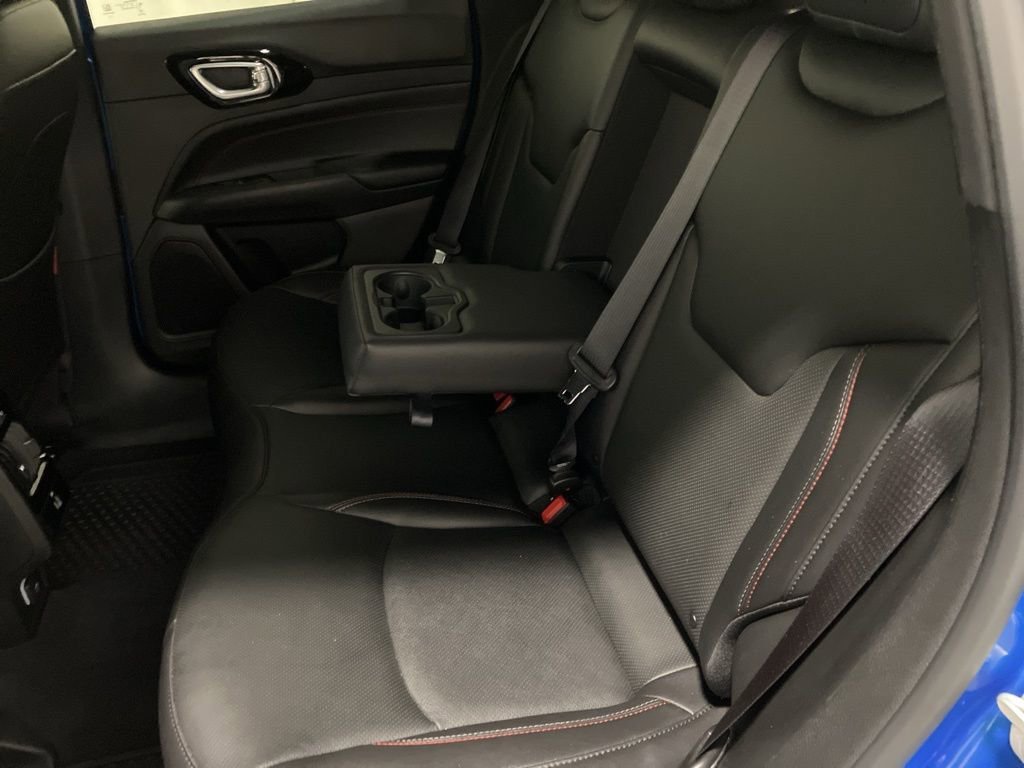 Used 2024 Hydro Blue Pearlcoat Jeep Trailhawk image 15