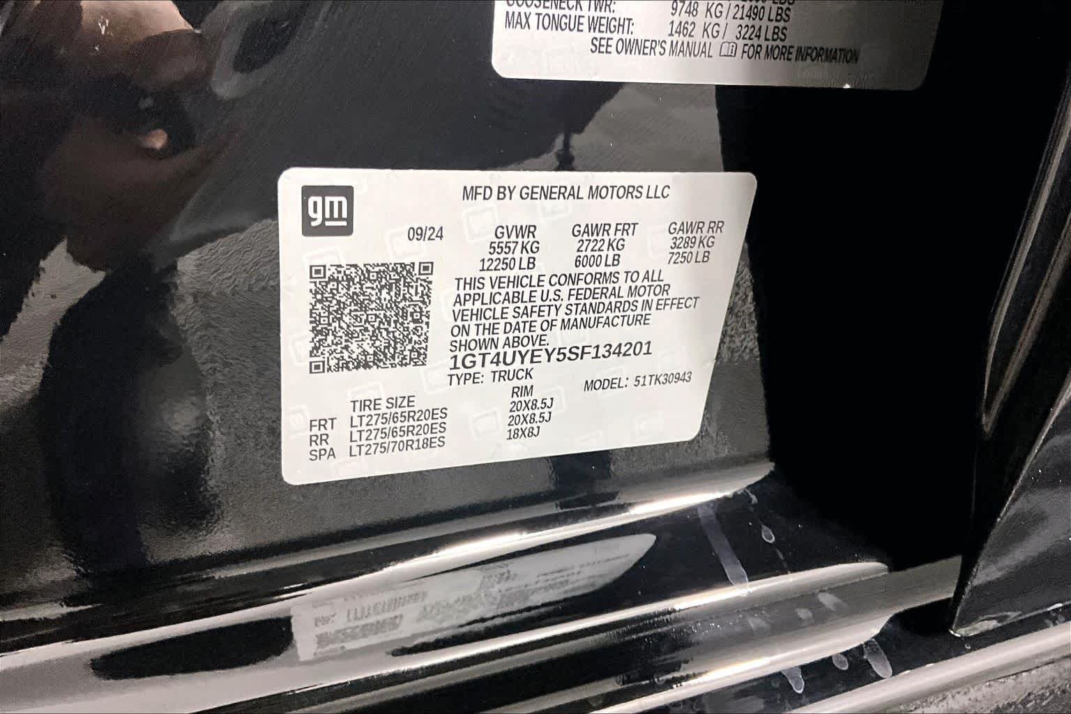 Used 2025 Onyx Black GMC Denali Ultimate image 35
