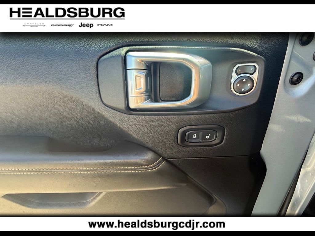 2024 Jeep Wrangler 4-Door Sahara - Photo 11
