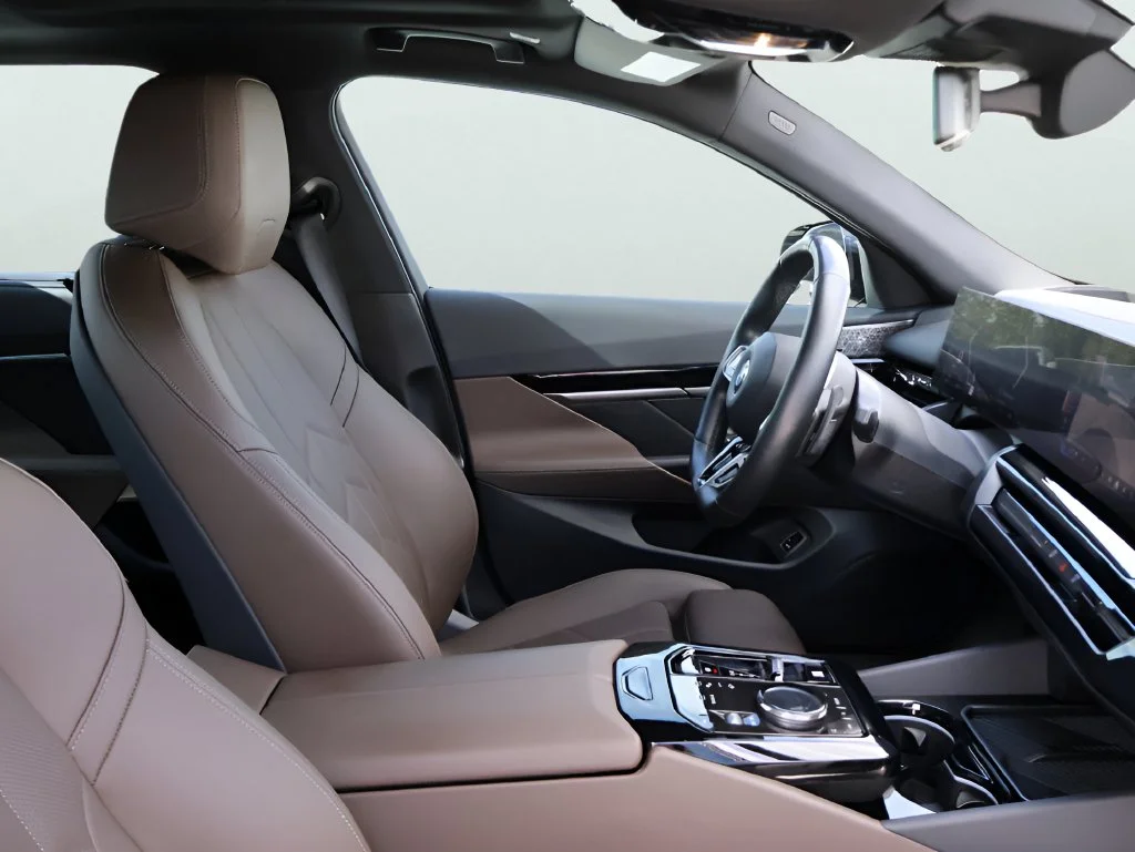 Used 2024 Carbon Black Metallic BMW 530i xDrive image 10