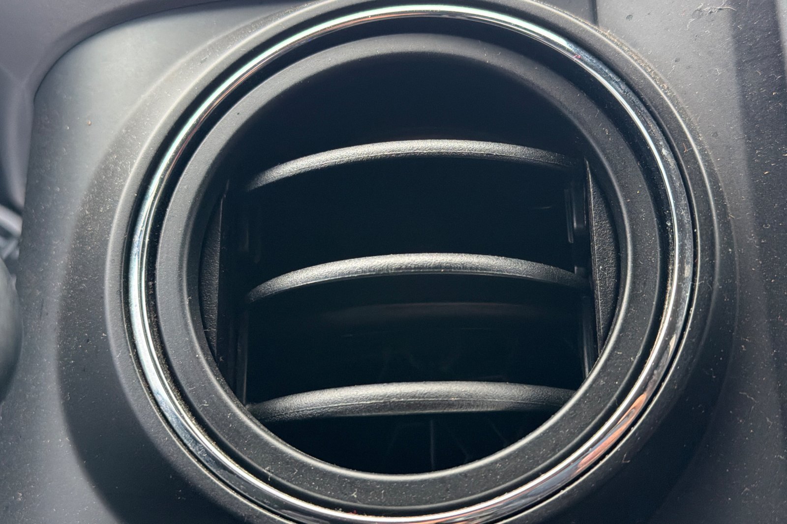 Used 2019 White Toyota SR5 image 35