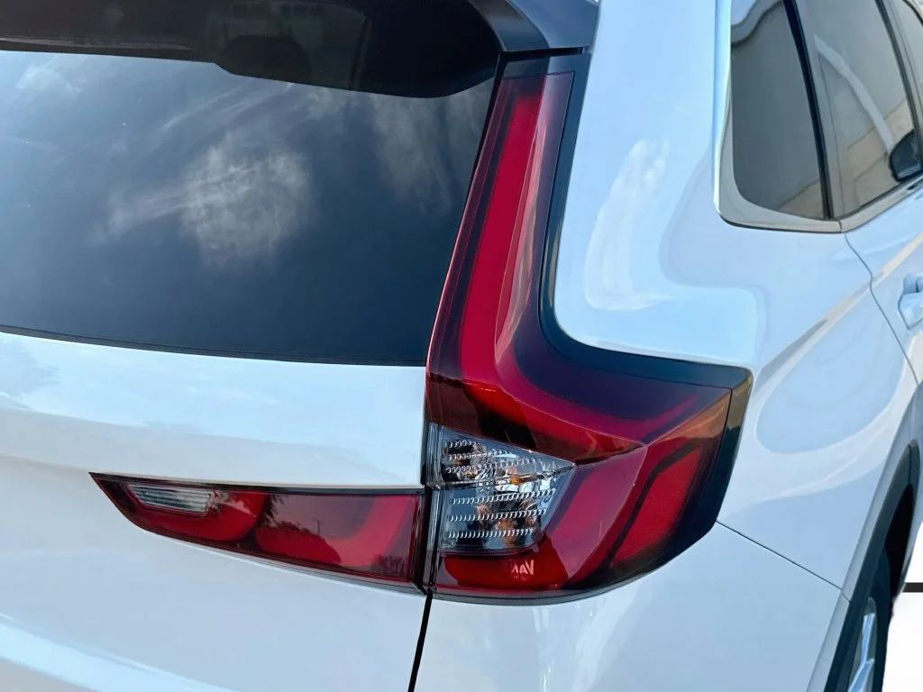 Used 2024 White Honda EX-L image 31