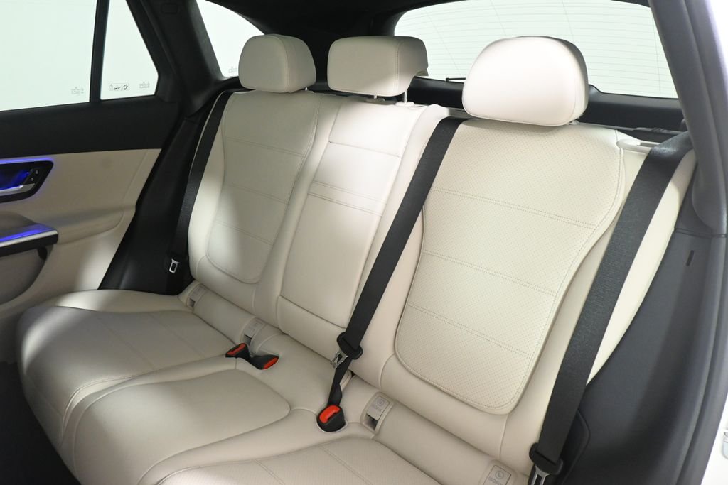 Used 2026 Polar White Mercedes-Benz GLC 300 image 4