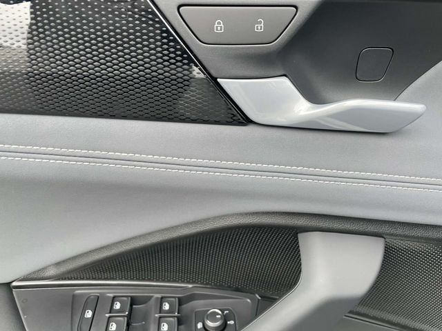 New 2026 White Volkswagen 2.0T SE R-Line Black image 19