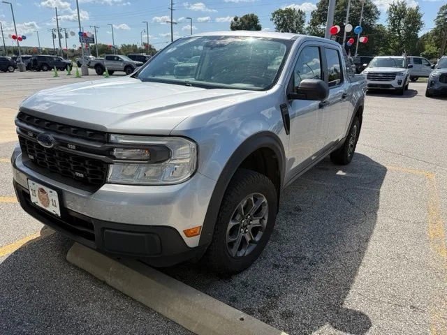 Used 2022 Silver Ford XLT image 2
