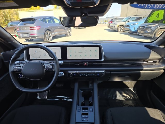 Used 2024 Red Hyundai SE image 15