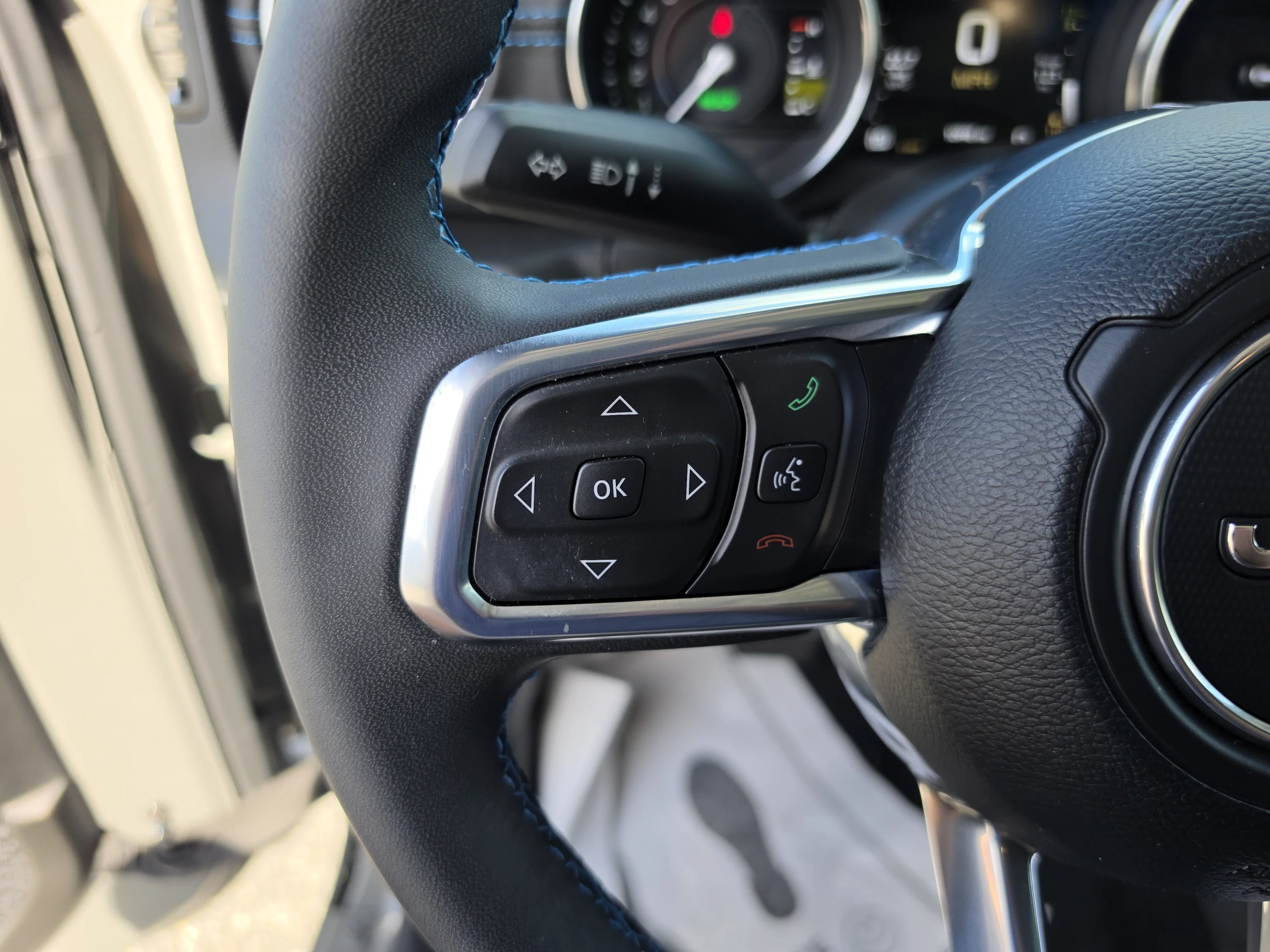 Used 2023 Sting-Gray Clearcoat Jeep Rubicon image 35