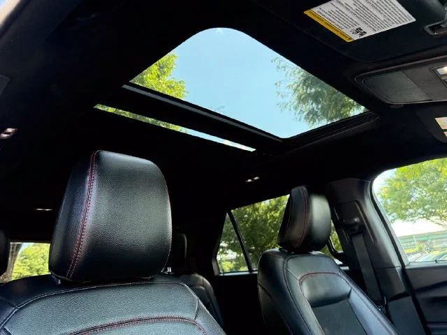 Used 2023 Gray Ford ST-Line image 33