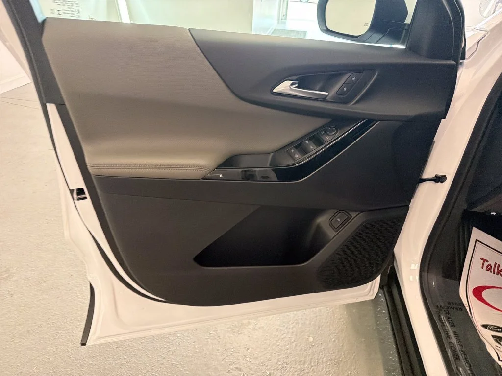 New 2027 Summit White Chevrolet LT image 11