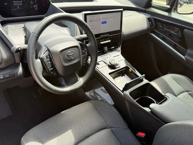 Certified Used 2024 WIND CHILL PEARL Toyota XLE image 7