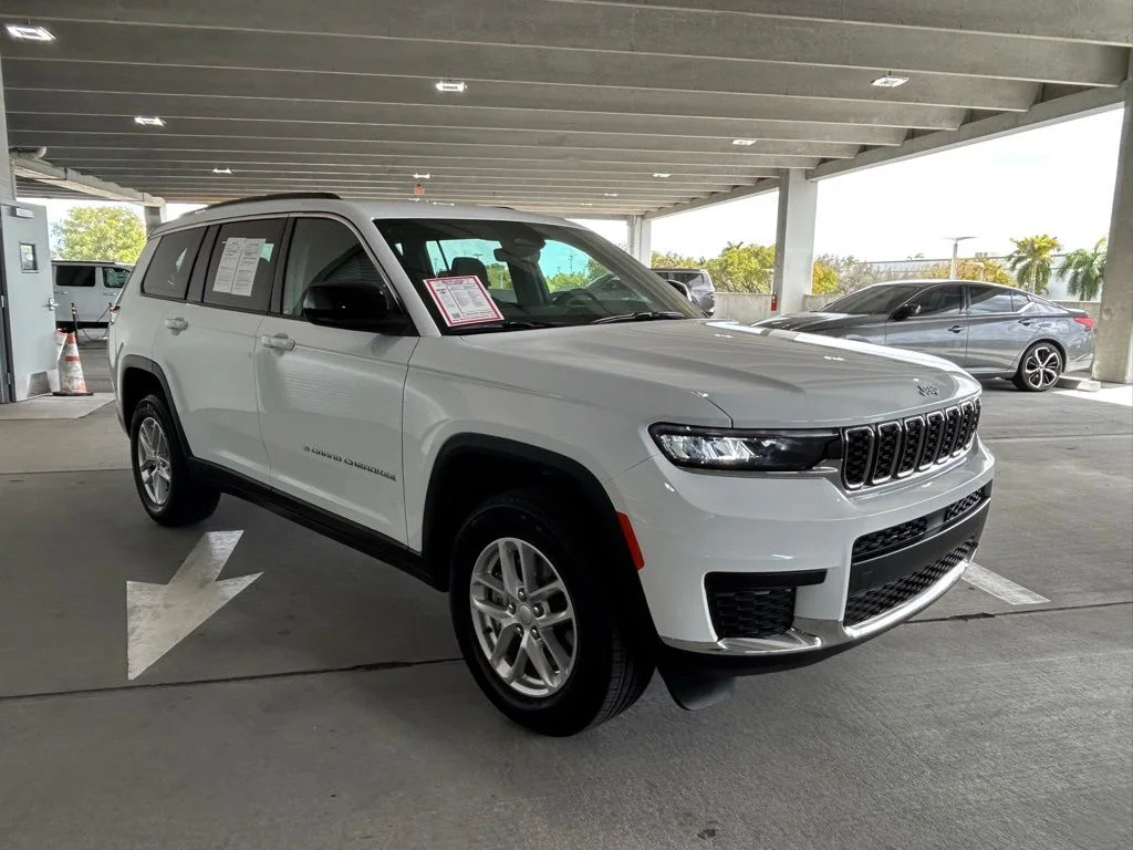 Used 2025 Bright White Clearcoat Jeep Laredo image 7
