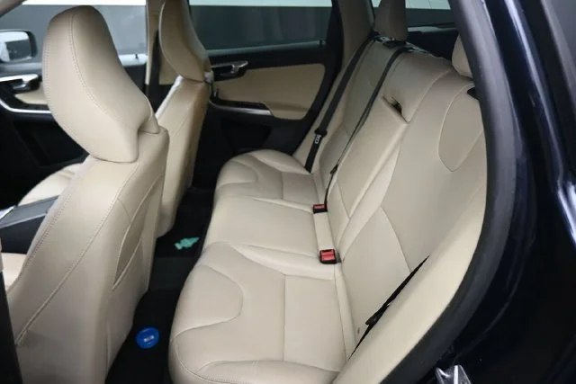 Used 2016 Blue Volvo T6 Drive-E image 19