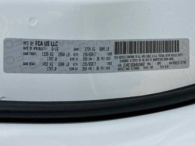 Used 2017 White Chrysler Touring L image 31