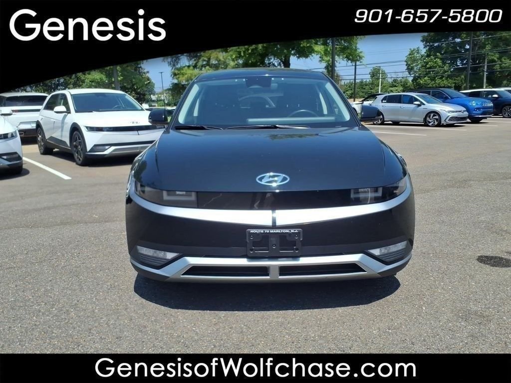 Certified Used 2023 Black Hyundai SE image 8