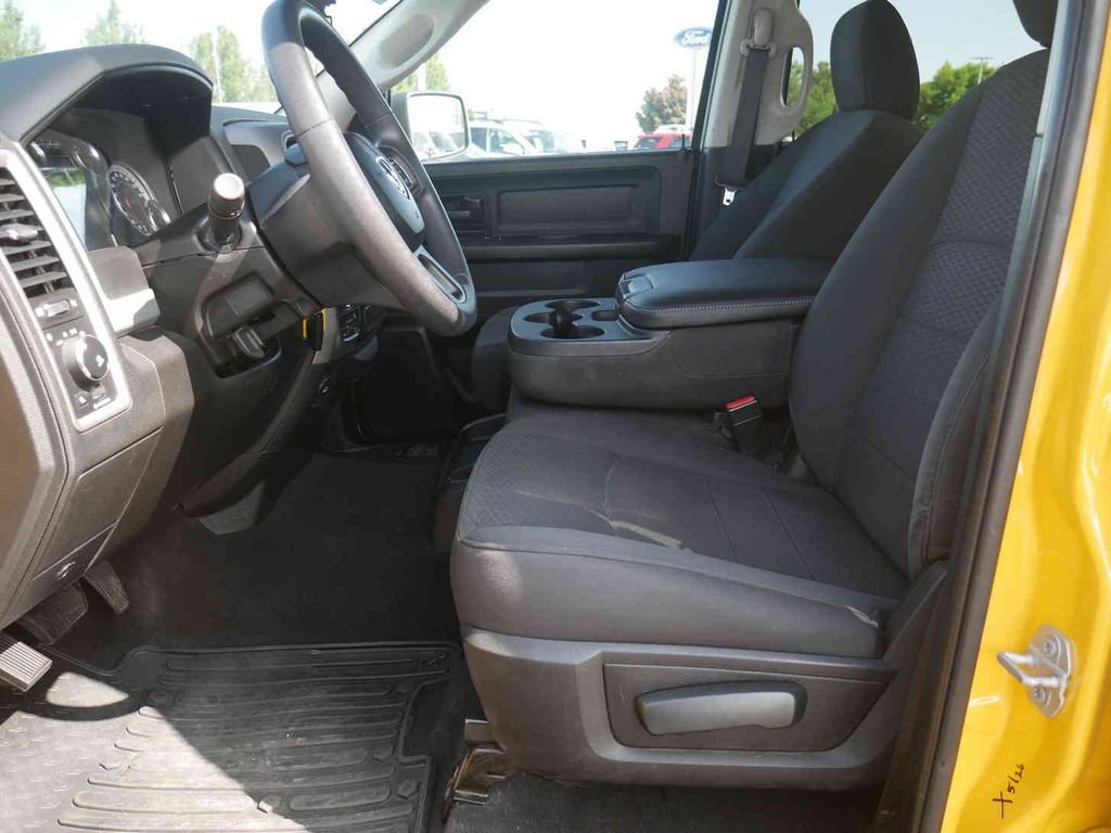 Used 2019 Yellow Ram Express image 26