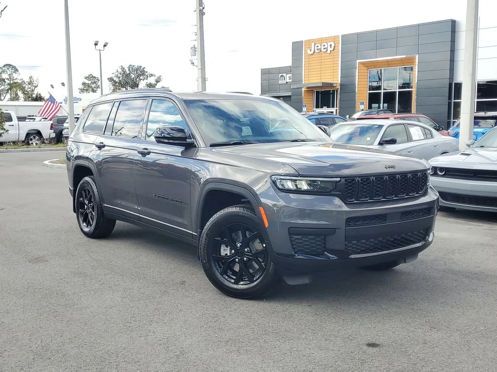 New 2025 Baltic Gray Metallic Clear-Coat Exterior Paint Jeep Altitude X image 35
