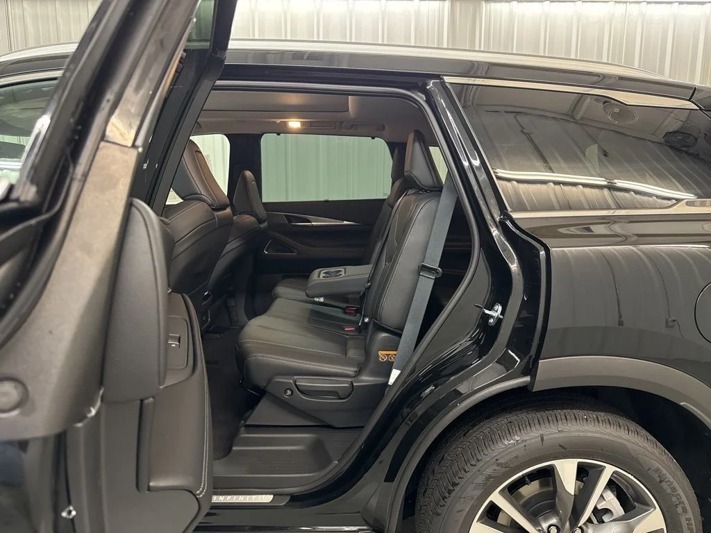 Certified Used 2026 Mineral INFINITI LUXE image 25