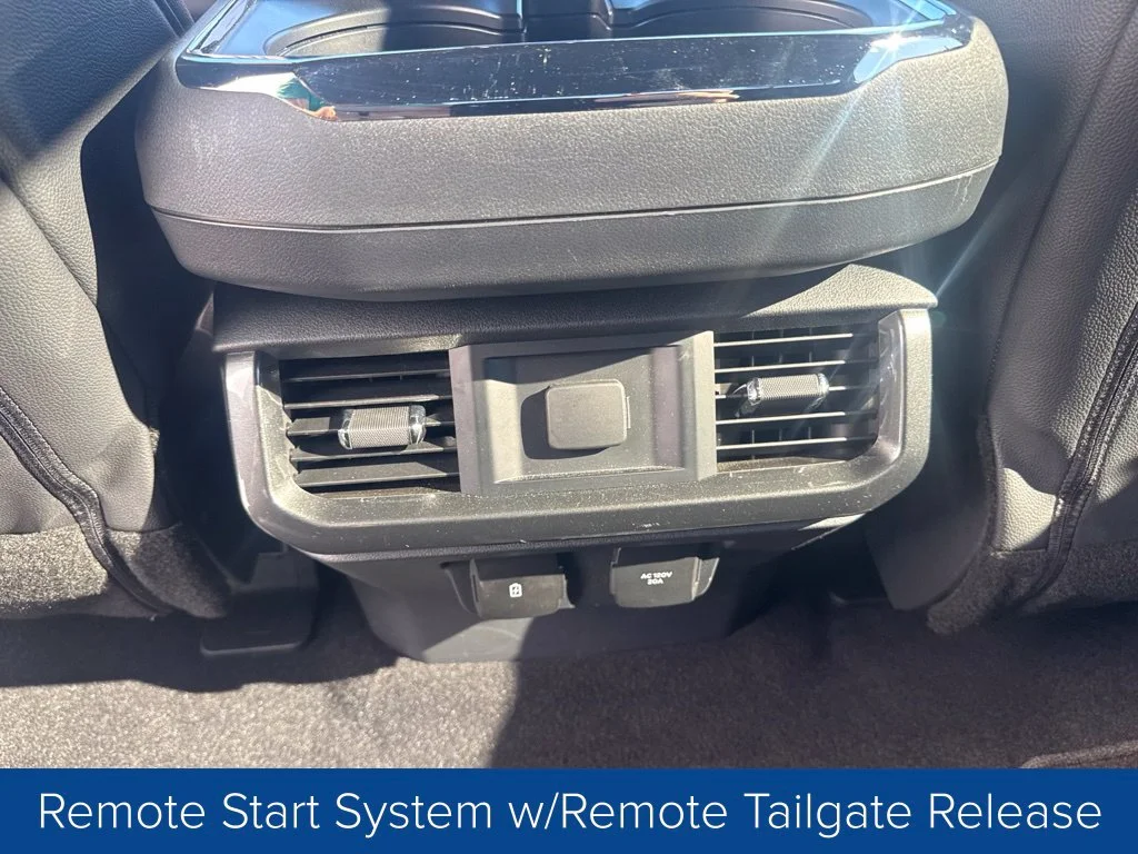 Certified Used 2023 Oxford White Ford XLT image 14